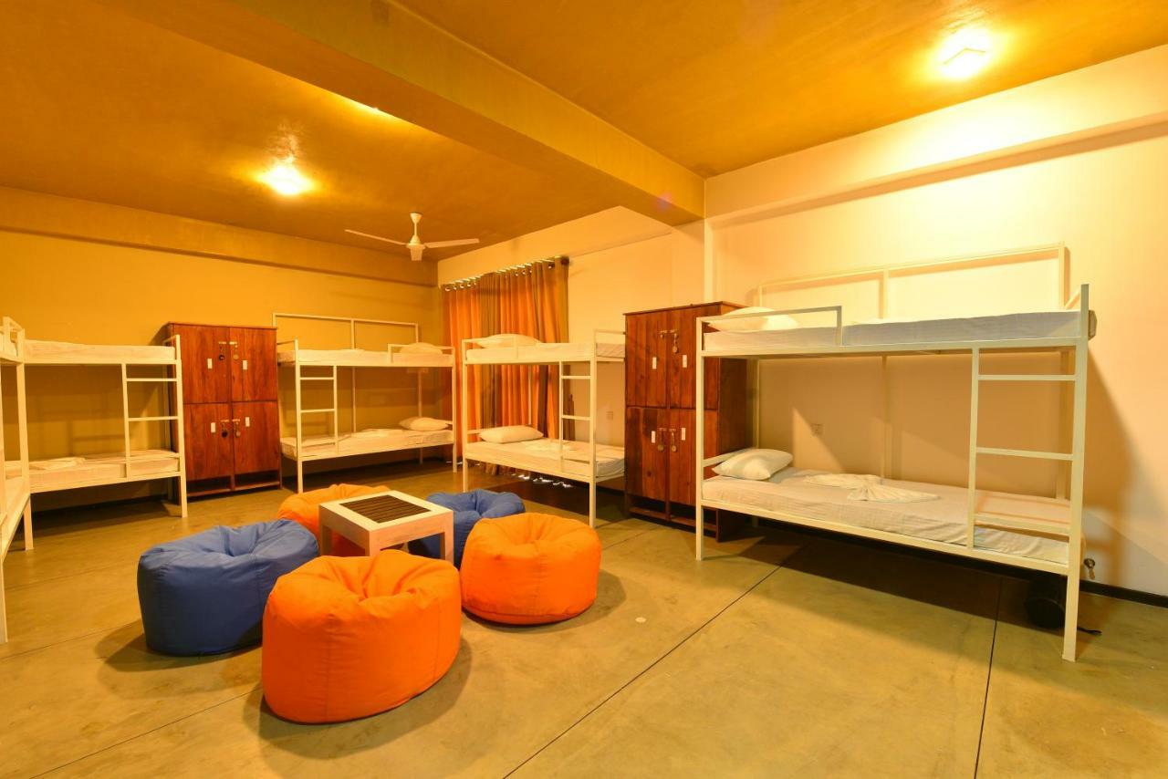 Hiriketiya Beach Hostels Dikwella Extérieur photo